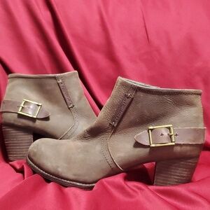 Caterpillar taupe brown heeled ankle boots with buckle detail